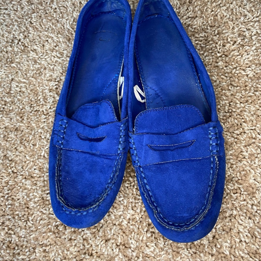 Gap blue flats